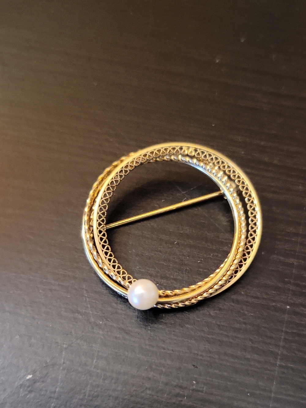 Vintage Wells Gold Filled Circular Pearl Brooch - Elegant Womens Jewelry